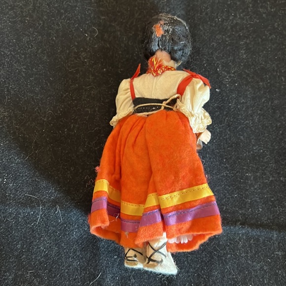 Vintage collectible dolls - Picture 8 of 11